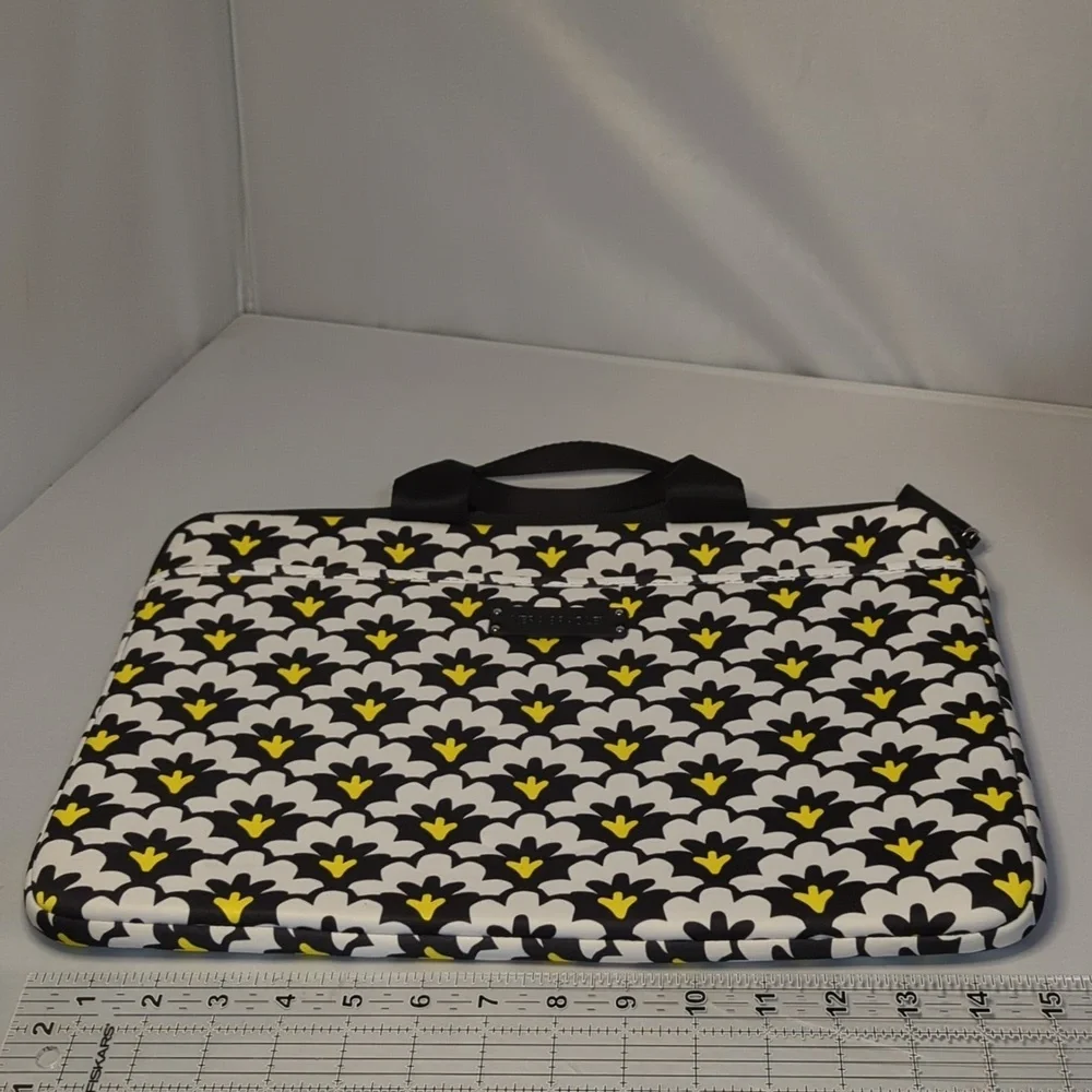 Vera Bradley Neoprene Padded Laptop Bag Fanfare Print 2014 Retired